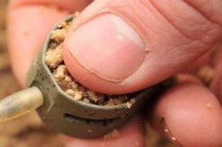 Guru Hybrid Inline Feeder Small Voerkorven -Avonturen Plein 50650 guru hybrid inline feeder small voerkorven