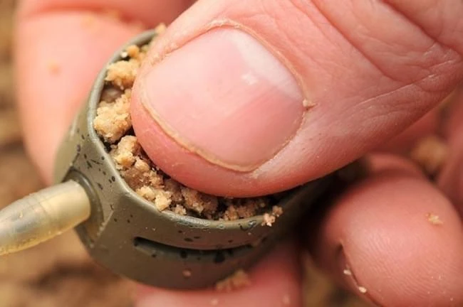 Avonturen Plein -Avonturen Plein 50650 guru hybrid inline feeder small voerkorven