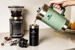 Stanley The Stay-Hot French Press 1.4L Groen -Avonturen Plein 97145 stanley the stay hot french press 1.4l groen